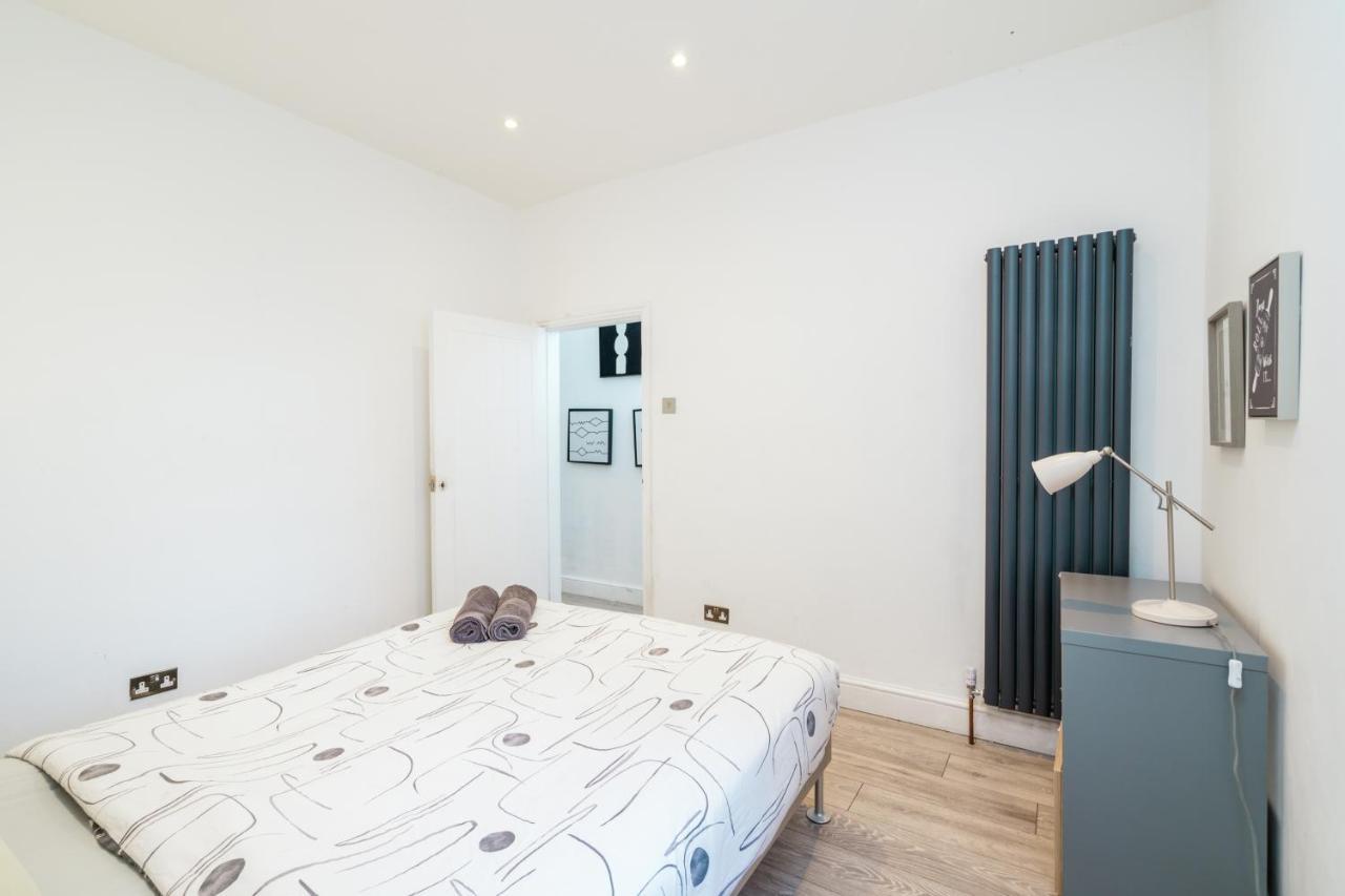 Modern 2 Bed Apartment Close To Westfield Stratford Mall With Garden Londra Exterior foto