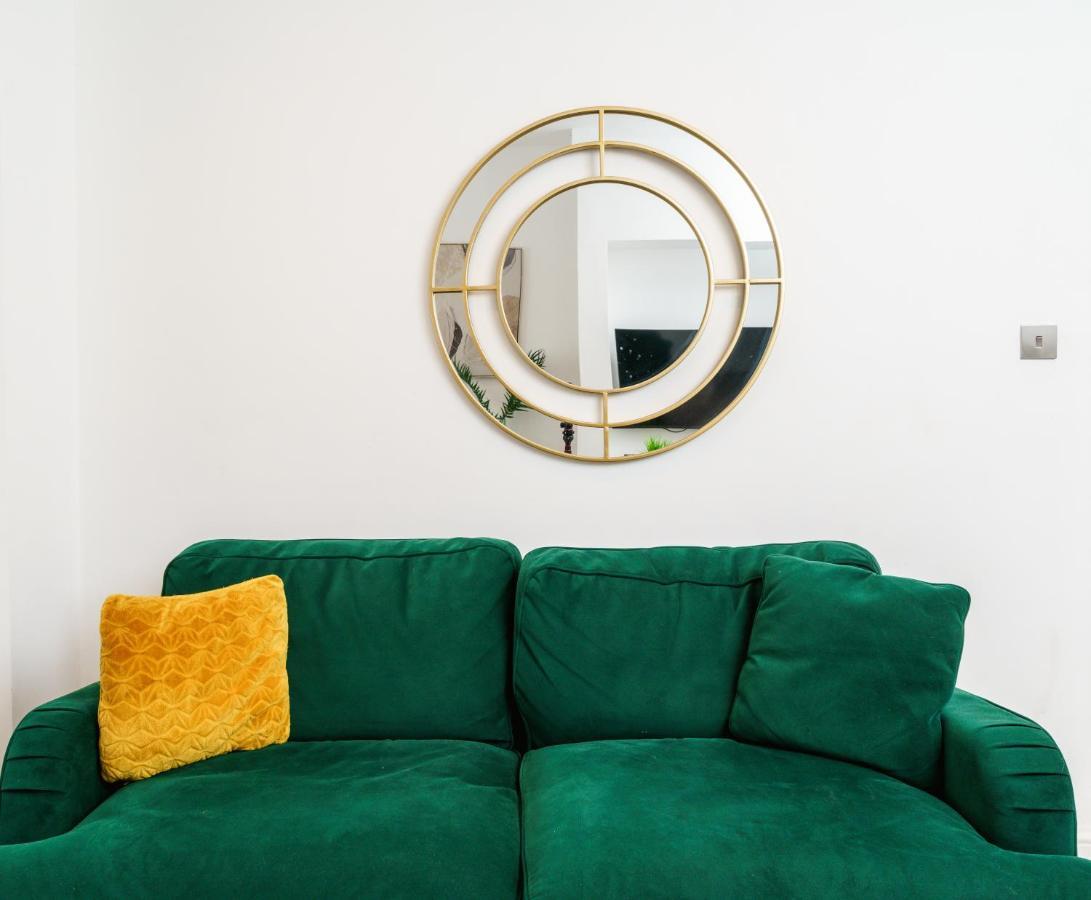 Modern 2 Bed Apartment Close To Westfield Stratford Mall With Garden Londra Exterior foto